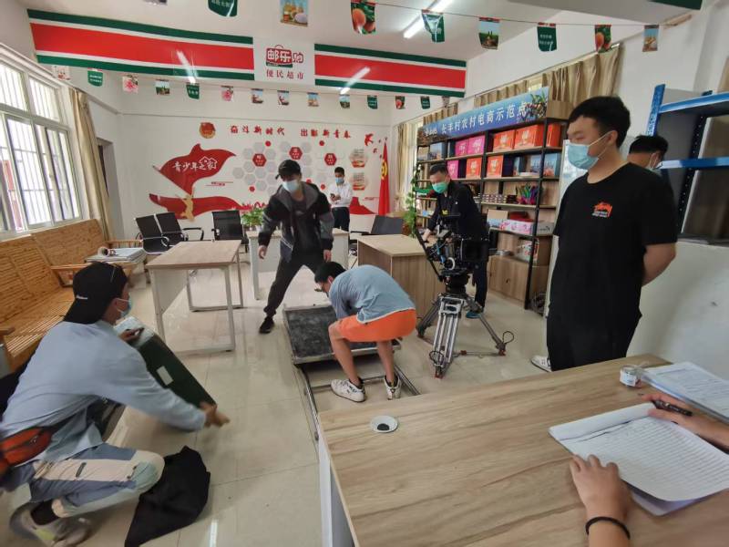 追星女孩心理学分析报告：来凤县广告片拍摄公司揭秘饭圈应援式传播逻辑